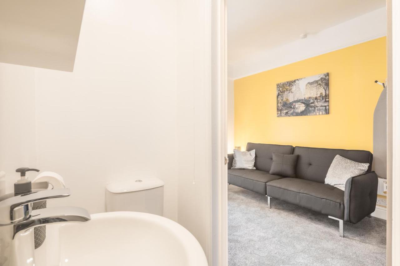 Private Room 5 With Kitchenette By Cb Stays No Minimum Stays CBG エクステリア 写真