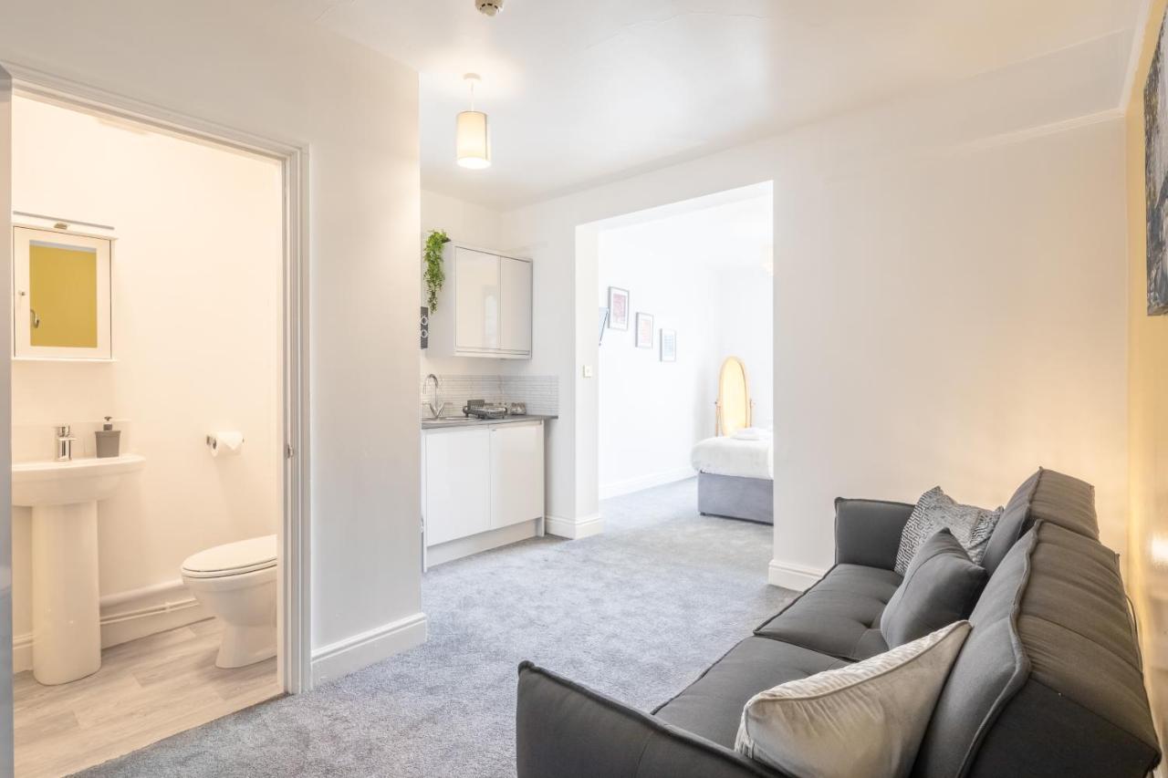 Private Room 5 With Kitchenette By Cb Stays No Minimum Stays CBG エクステリア 写真